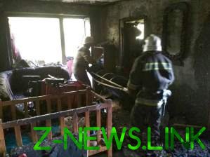 На Днепропетровщине горела квартира с тремя детьми внутри