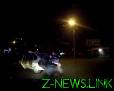 В Черкассах водитель Volkswagen, удирая от полиции, перевернул свое авто