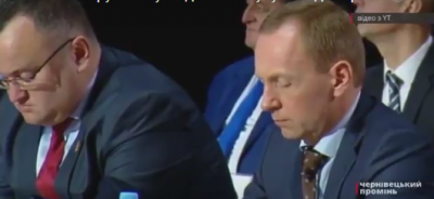 Мэр Черновцов сладко выспался во время речи Гройсмана