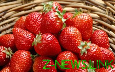 Ученые назвали самую «загрязненную» ягоду