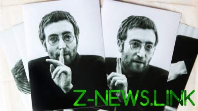 Неизвестные ранее снимки Леннона нашли среди мусора