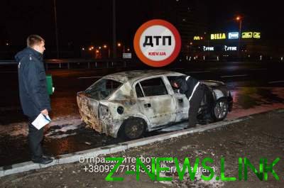 Сгорел дотла: в Киеве взорвался автомобиль