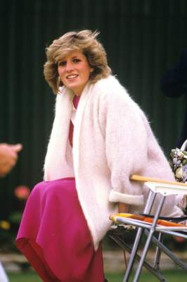Королевский стиль: любимые свитера принцессы Дианы.Фото