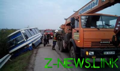 На Ровенщине автобус с 29 пассажирами попал в ДТП 