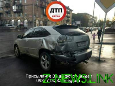ДТП в Киеве: легковушку от столкновения развернуло на встречку