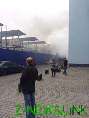Во Львове горят склады крупного торгового центра