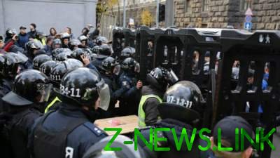 Активисты, которые подрались с правоохранителями под Радой, будут задержаны, - Аваков