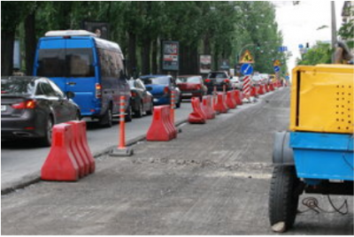 В Киеве на отремонтированных дорогах появляются новые ямы. Видео