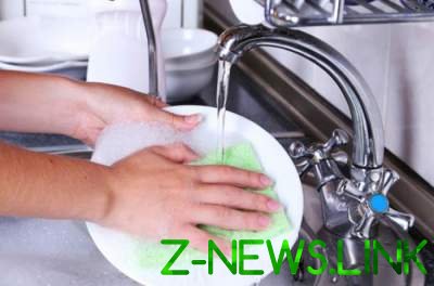 Названа главная опасность для здоровья от средств для мытья посуды
