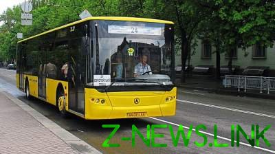 Киевские автобусы изменили маршрут из-за митинга 
