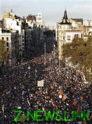 В Каталонии прошла масштабная акция протеста. Фото