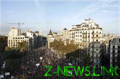 В Каталонии прошла масштабная акция протеста. Фото