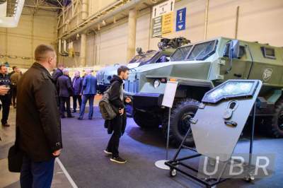 В Киеве показали новую военную технику со всего мира. Фото
