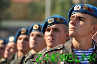 Украинские десантники официально сменили цвет беретов