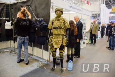 В Киеве показали новую военную технику со всего мира. Фото
