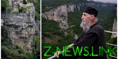 Грузинский монах 24 года живет вне цивилизации. Фото