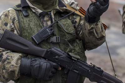 На Донбассе пьяный боевик убил трех подростков