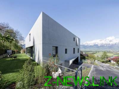 Так выглядит необычный треугольный дом в Лихтенштейне. Фото