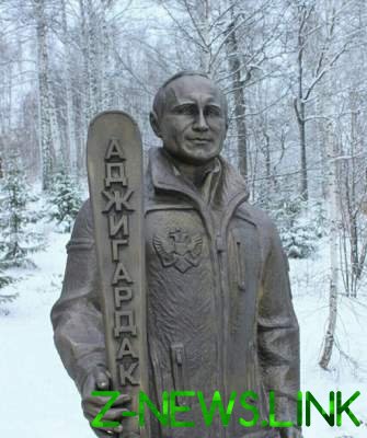 В России поставили памятник Путину