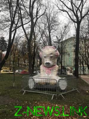 Киев украшают световыми скульптурами