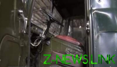 Боевики подбили грузовик ВСУ возле Золотого. Видео