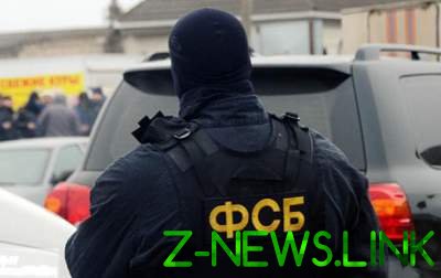 На выезде из оккупированного Крыма ФСБ задержала двух украинцев