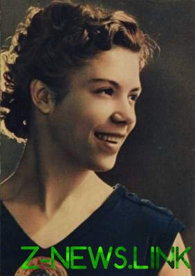 Красивые девушки на страницах старых журналов времен СССР. Фото