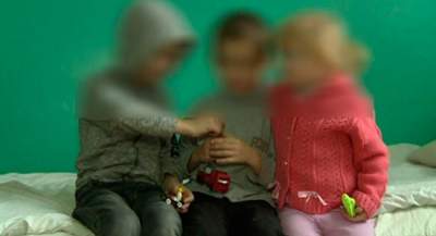 На Житомирщине горе-мать заморила детей голодом. Видео 