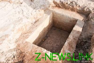 Редкий экспонат: на крымском пляже откопали древнейшую могилу ребенка 