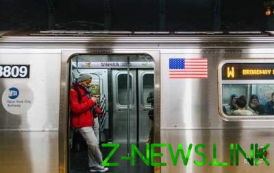 В Нью-Йорке работник метро жестоко избил пассажира. Видео