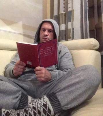 «Интеллектуальное» фото Кивы вызвало шквал насмешек в соцсетях