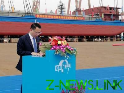 Китайцы презентовали первый в мире корабль, работающий на электроэнергии