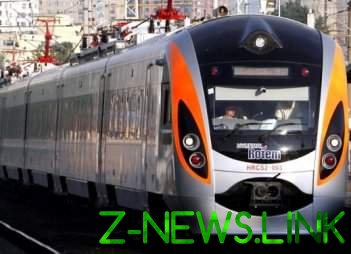 В Польше поезд, следовавший из Киева, столкнулся с экскаватором 