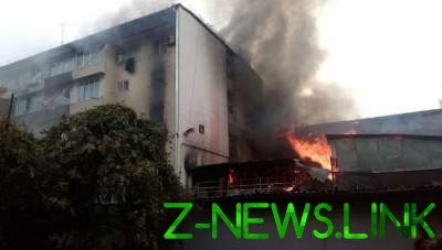 В Сочи горит общежитие: есть жертвы