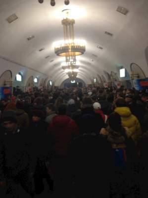 Жуткая давка в киевском метро: кадры с "заминированных" станций 