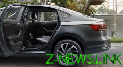 Появились "живые" фото нового седана Volkswagen Virtus 