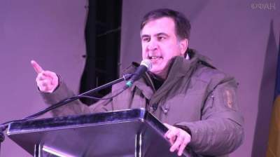 Возмущенный Саакашвили устроил громкие разборки в аэропорту. Видео 