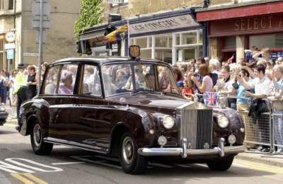 Любимые автомобили британской королевы. Фото