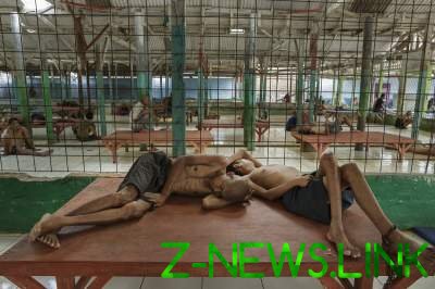 Шокирующие кадры, сделанные в психбольницах Индонезии. Фото