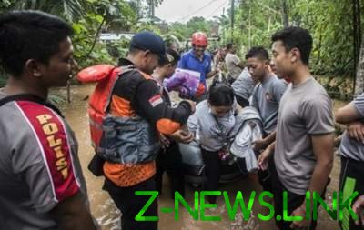 На Индонезию обрушился циклон: десятки погибших