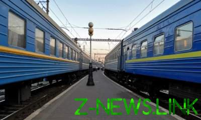«Укрзализныця» обещает установить в вагонах телевизоры