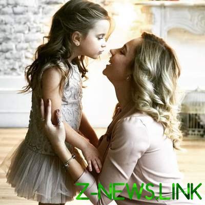 Популярная украинская телеведущая обнародовала милые фото своей дочери 