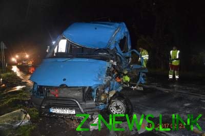 В Словакии микроавтобус с украинцами попал в аварию: есть жертвы