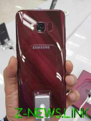 Это надо видеть: Samsung выпустила красный Galaxy S8