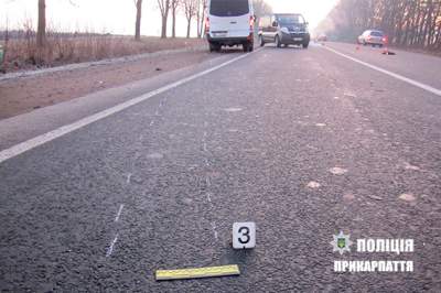Трагическое ДТП на Прикарпатье: автомобиль насмерть сбил пенсионерку