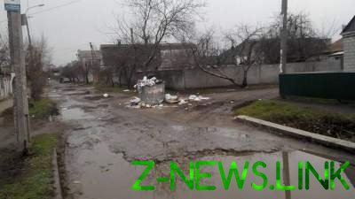 "Погибаем в грязи и мусоре": жители Днепра возмущаются состоянием своего района