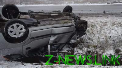 В Словакии в аварию попал автобус с украинцами: Renault перевернулся
