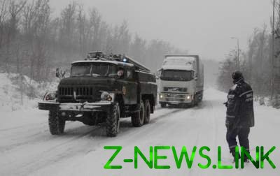 Трасса Киев-Чоп перекрыта из-за погодных условий