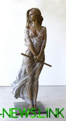 Работы этого скульптора легко спутать с живыми женщинами. Фото
