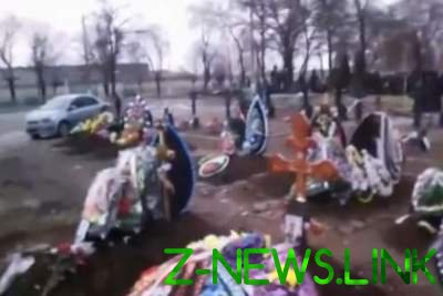 В Сети показали кладбище боевиков «Призрака». Видео